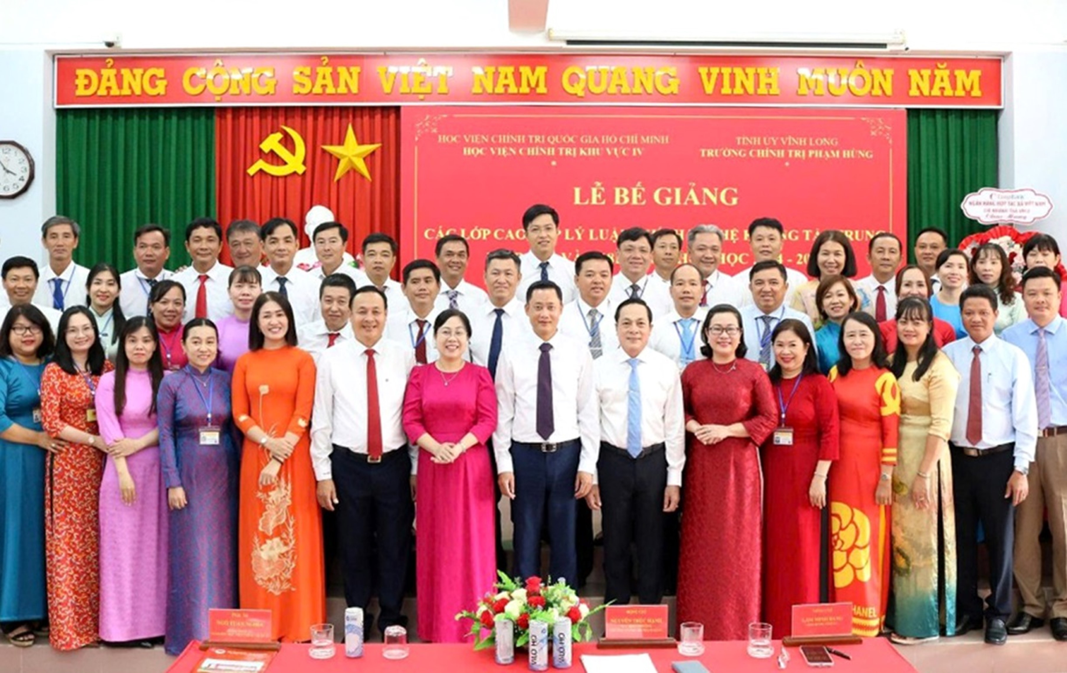 Vĩnh Long: Không xem xét đối với những trường hợp công chức đã tham gia đào tạo, có kết quả trúng tuyển mới xin chủ trương