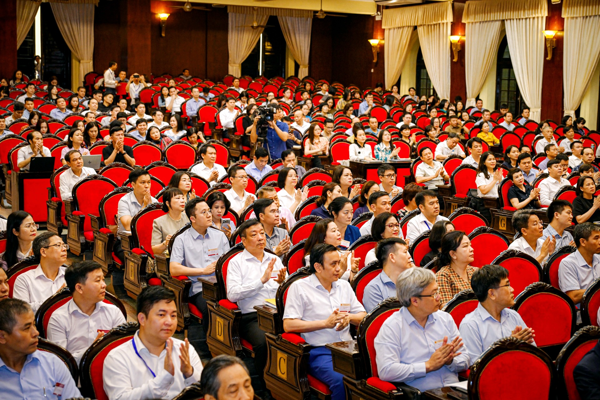  Bồi dưỡng nâng cao năng lực xử lý tình huống thực tiễn đối với đội ngũ cán bộ cơ sở