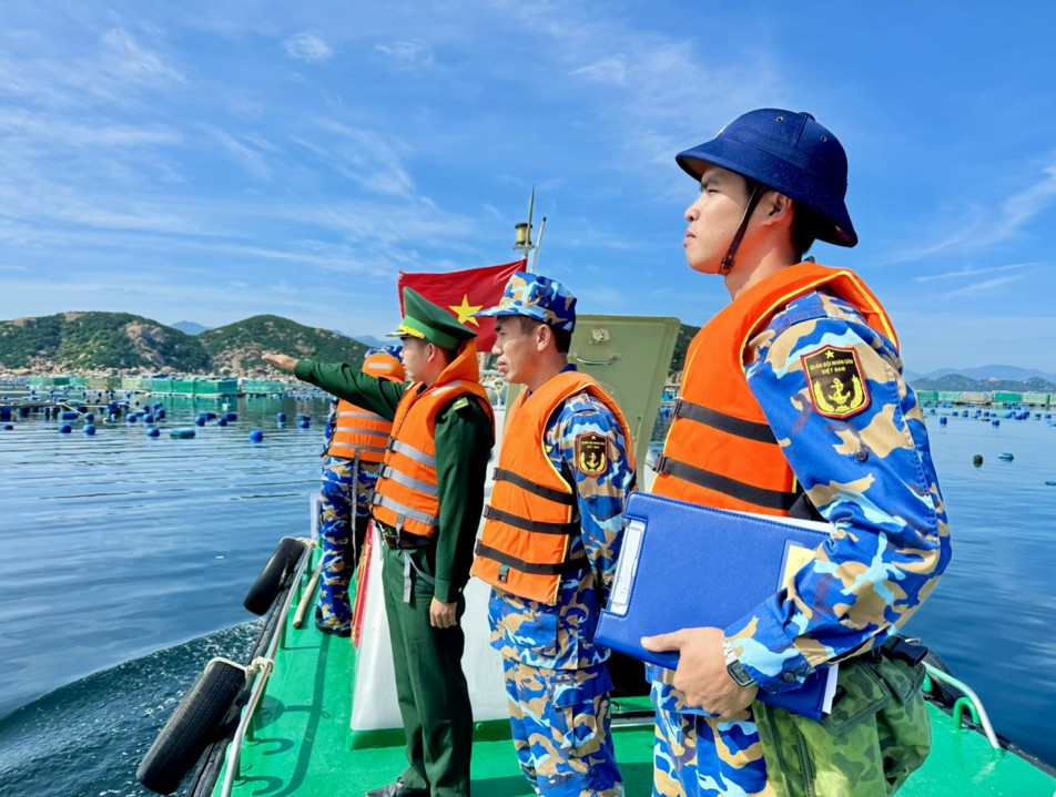 Vận dụng tư tưởng Hồ Chí Minh trong rèn luyện đạo đức cách mạng của đội ngũ chính trị viên tàu ở Lữ đoàn tàu mặt nước, Quân chủng Hải quân 