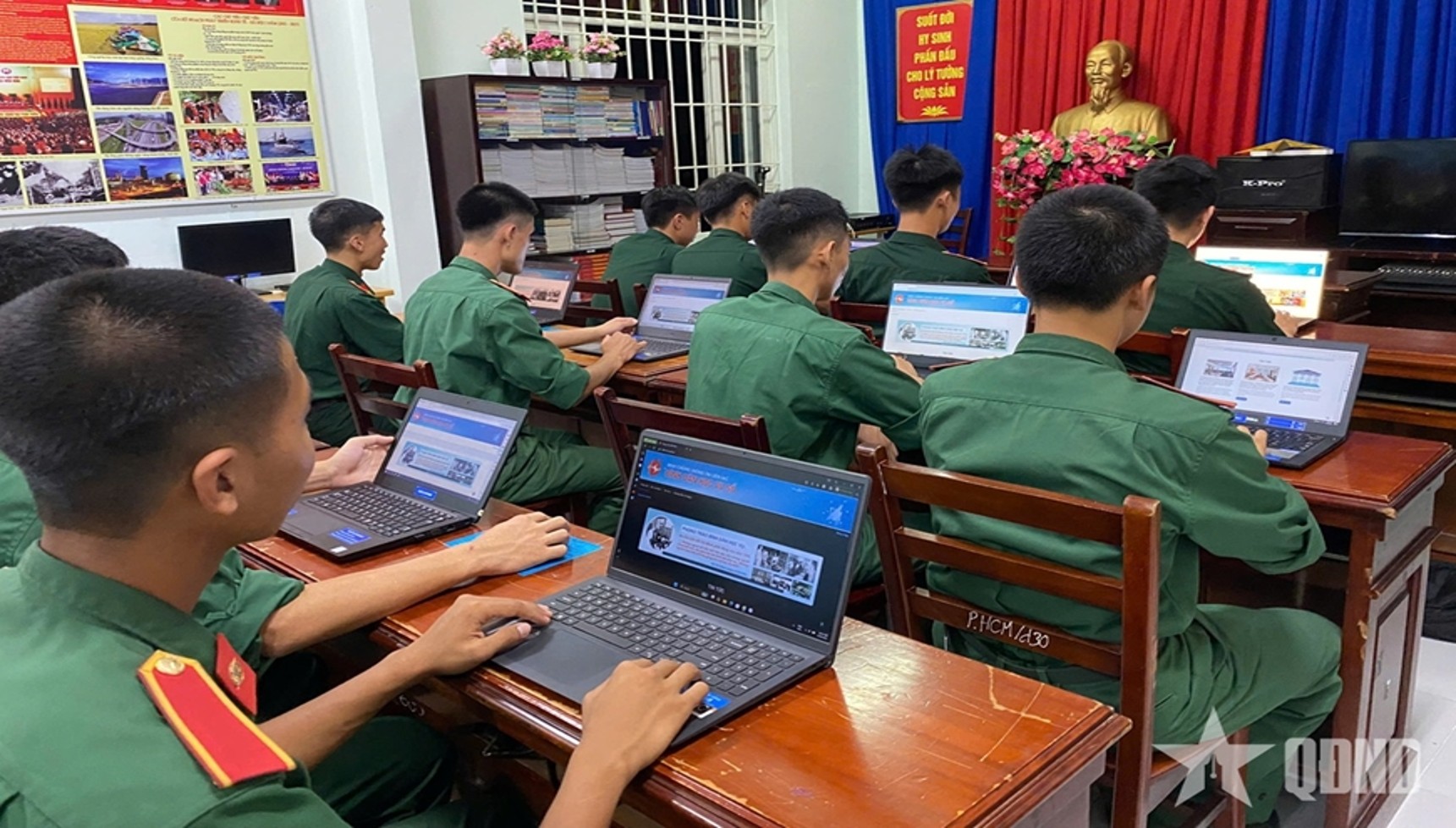 Một số vấn đề lý luận về ý thức văn hóa số của sĩ quan trẻ ở nhà trường Quân đội nhân dân Việt Nam